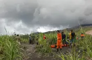 Letusan Gunung Dukono: Singapura bantu rakyatnya, dua pendaki maut