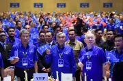 Loke suruh Wee Ka Siong adu kepada menteri BN sendiri dalam isu UEC