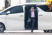 Mahkamah benarkan pindaan pertuduhan Lim Guan Eng, perkataan 'terima' digugurkan