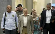 Mahkamah Persekutuan tangguh permohonan Isa Samad ketepi sabitan rasuah