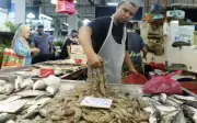 Malaysia ketatkan import siakap, sekat sementara lima spesies udang Thailand