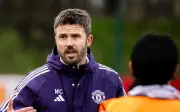 Masa Depan Carrick di Man Utd Akan Ditentukan Tidak Lama Lagi