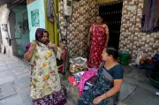 Pekerja wanita India beralih kepada insurans haba apabila suhu melampau mengancam kesihatan