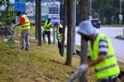 Pembuang sampah di Pulau Pinang terpaksa menyapu jalan, kutip sampah mulai 1 Julai