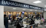 Pemegang MyKad Lama Tidak Wajib Tukar Kad Baharu Secara Serentak
