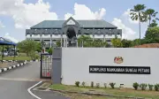 Penjual belon pertikai pertuduhan sebabkan kematian dalam letupan tangki helium maut