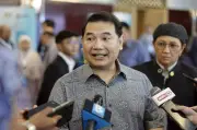 Rafizi serah 28 muka surat bukti baharu kepada SPRM berkaitan kontrak RM1.1 bilion