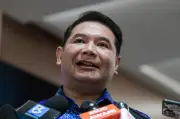 Rafizi tiba di SPRM untuk beri keterangan kes Arm Holdings