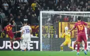 Roma benam Fiorentina 4-0, hampiri Juventus dalam perebutan Liga Juara-Juara