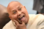 Ronald dela Rosa: Senat Filipina di tengah tembak-menembak di Senat