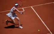 Rybakina mara ke pusingan kedua Roland Garros