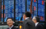 Saham Asia capai rekod tinggi, dolar goyah akibat harapan damai