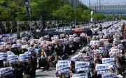 Samsung dan kesatuan pekerja berunding semula, Seoul ugut campur tangan