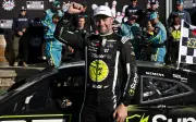 Shane van Gisbergen menang comeback dramatik di Watkins Glen