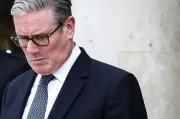 Starmer enggan letak jawatan, kata kerajaannya projek 10 tahun