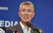 Tengku Zafrul: Media sosial tidak jamin undi