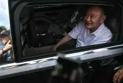 Thaksin Shinawatra dibebaskan awal dari penjara, prospek politik kembali