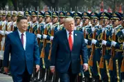 Trump dan Xi Bertemu di Beijing dengan Amaran Taiwan