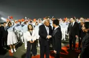 Trump mahu 'pelukan besar' daripada Xi di tengah ketegangan AS-China