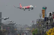 Video tular tunjuk juruterbang AirAsia lakukan pendaratan 'ketam' di Taiwan