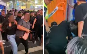 Wanita hunus pisau di festival air dirujuk ke Hospital Bahagia