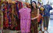 Wanita ini hidupkan semula perniagaan jahitan makciknya