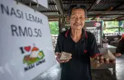 Warung Lejen di Selama kekalkan harga nasi lemak 50 sen sejak 30 tahun