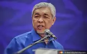 Zahid tegur tiga sayap Umno, hormati keputusan parti sokong kerajaan perpaduan