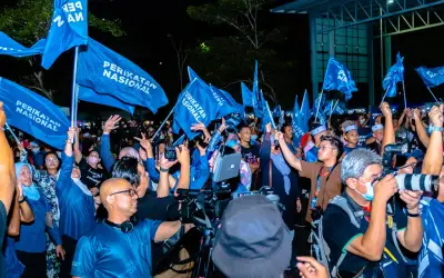 13 Ahli Parlimen pro-Hamzah gesa Bersatu keluar PN