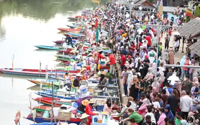 300,000 pelancong Malaysia banjiri selatan Thailand semasa cuti sekolah