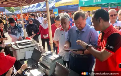 Agrobank Bantu Penjaja Pasar Tani Kembangkan Perniagaan dengan Skim Usahawan Tani
