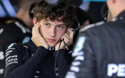 Antonelli sambut baik naik taraf Mercedes, Russell kata waspada Hamilton