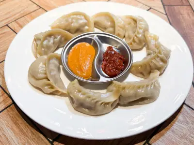 Cafe de Tukche di Bangsar bawa rasa Nepal dengan Thakali Thali dan Mo:Mo