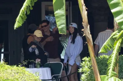 Dua Lipa dan Callum Turner tiba di Sicily untuk sambutan perkahwinan