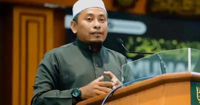 Fadhli arah peguam saman pengguna FB hina etnik Rohingya