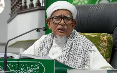 Hadi bertindak seperti 'pemimpin tertinggi' PN, kata bekas pegawai Muhyiddin