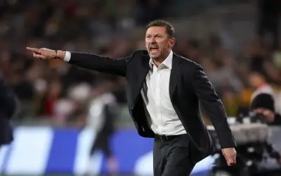 Jurulatih Australia Popovic sambung kontrak sebelum Piala Dunia