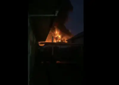 Kebakaran awal pagi di loji sisa Gebeng, asap kelihatan di Kuantan