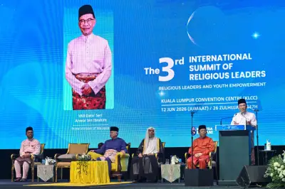 Kekuatan Malaysia dalam urus perbezaan secara adil, agama perlu pupuk keamanan - Anwar