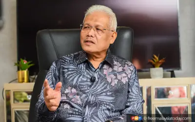 Kembalinya Hamzah Zainudin untuk tonjol imej sederhana PN, kata penganalisis