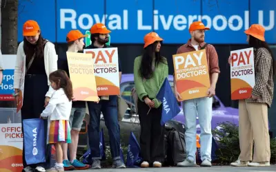Kesatuan Doktor UK Tangguh Mogok, Akan Undi Tawaran Baharu