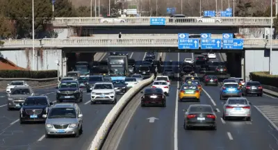 Ledakan EV China tinggalkan lubang dalam dana pembaikan jalan