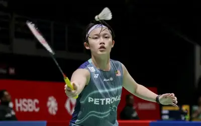 Ling Ching Selamatkan Tiga Mata Perlawanan, Mara ke Pusingan 16