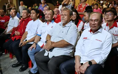 Malaysia pegang prinsip dalam hubungan kuasa besar, kata Anwar