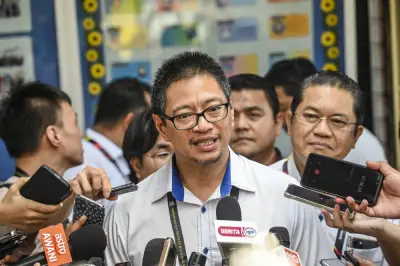 Pertandingan Kerusi Sama: EC Tegas Guna Logo Sama Tidak Dibolehkan