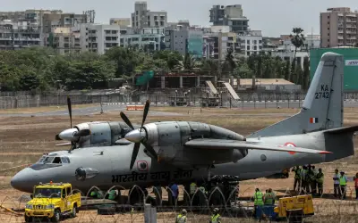 Pesawat tentera India terhempas di timur laut India
