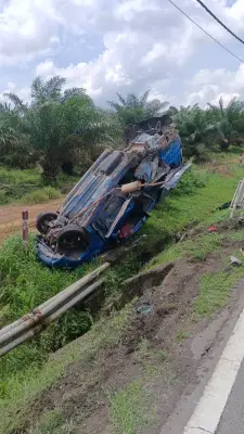 Polis Johor tangkap pemuda 19 tahun, rampas Mercedes selepas nahas maut lima kenderaan