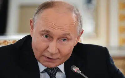 Putin hadapi ekonomi lemah di 'Davos Rusia' ketika ancaman dron Ukraine