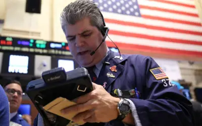 Saham Stabil Selepas Kejatuhan Teknologi, Brent Jatuh Bawah US$75