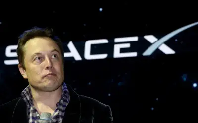 SpaceX buat IPO bersejarah, Musk mungkin jadi trilionair